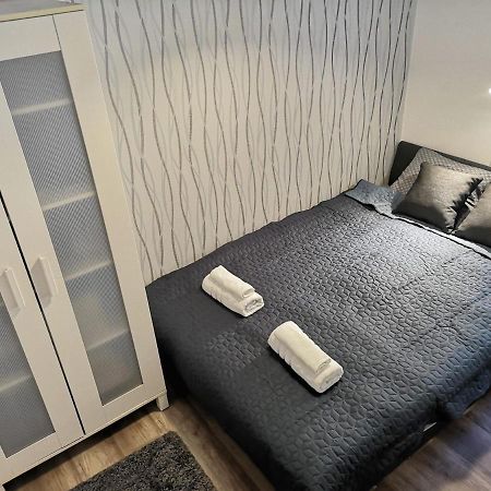 Central Home Apartment In The City Center Эгер Экстерьер фото