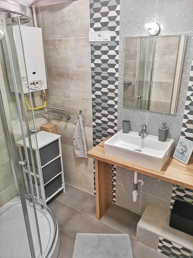 Central Home Apartment In The City Center Эгер Экстерьер фото
