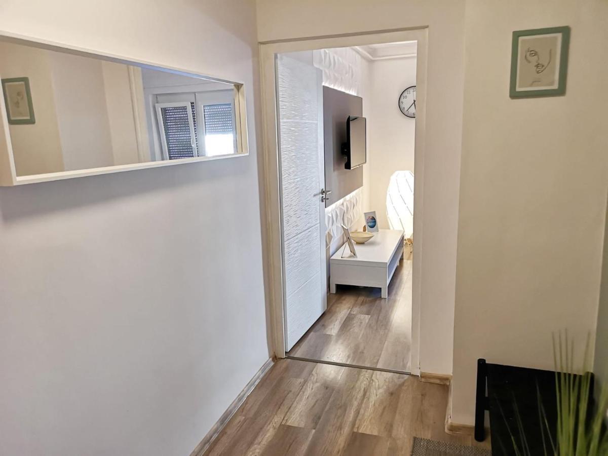 Central Home Apartment In The City Center Эгер Экстерьер фото