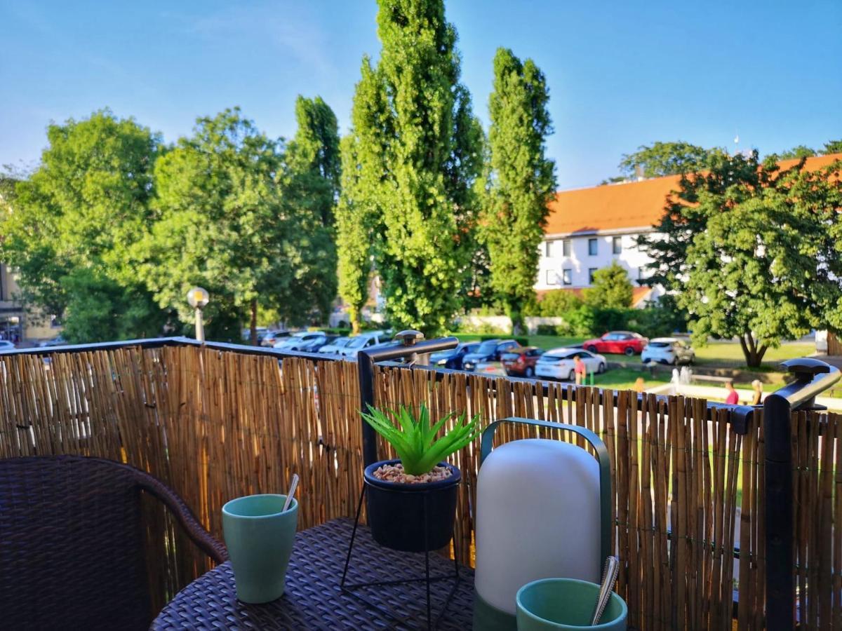 Central Home Apartment In The City Center Эгер Экстерьер фото