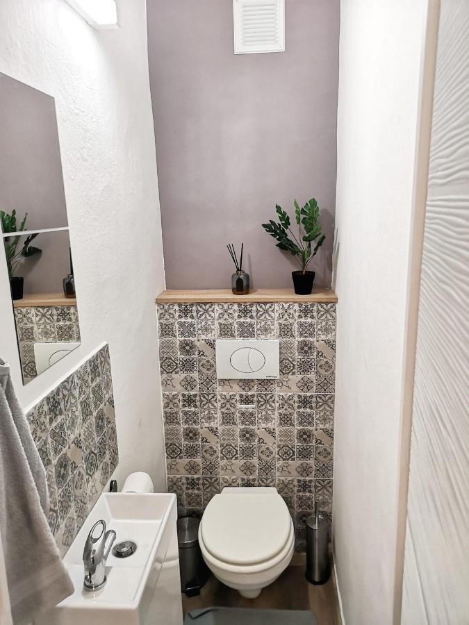 Central Home Apartment In The City Center Эгер Экстерьер фото