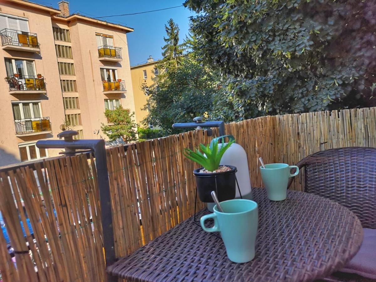Central Home Apartment In The City Center Эгер Экстерьер фото